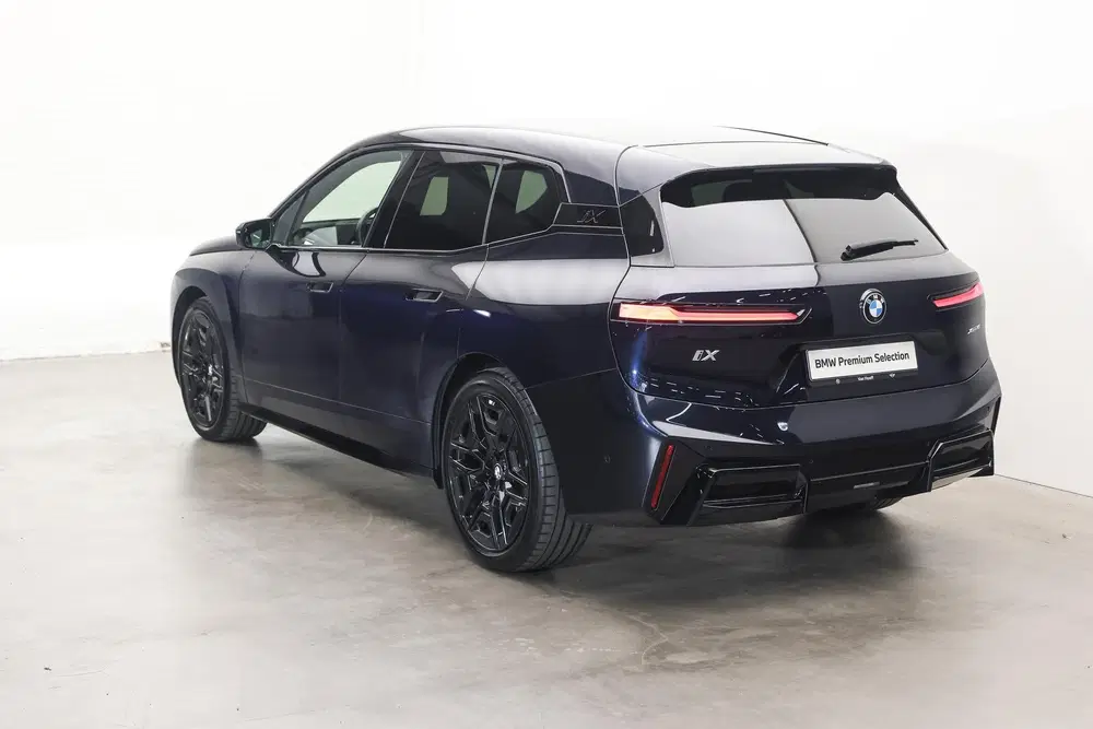 BMW iX xDrive45 M Sport uit 2025, foto 2