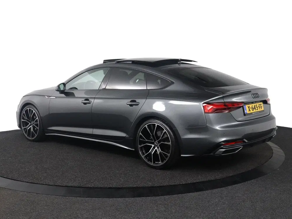 Audi A5 35 TFSI S edition Competition uit 2023, foto 3