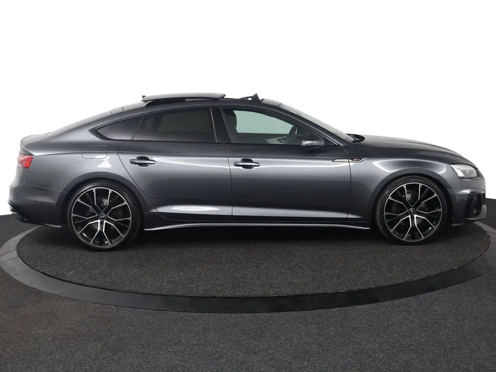 Audi A5 35 TFSI S edition Competition uit 2023, foto 6