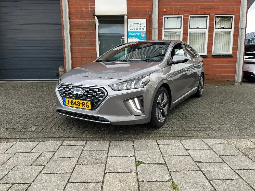 Hyundai IONIQ Hybrid uit 2021
