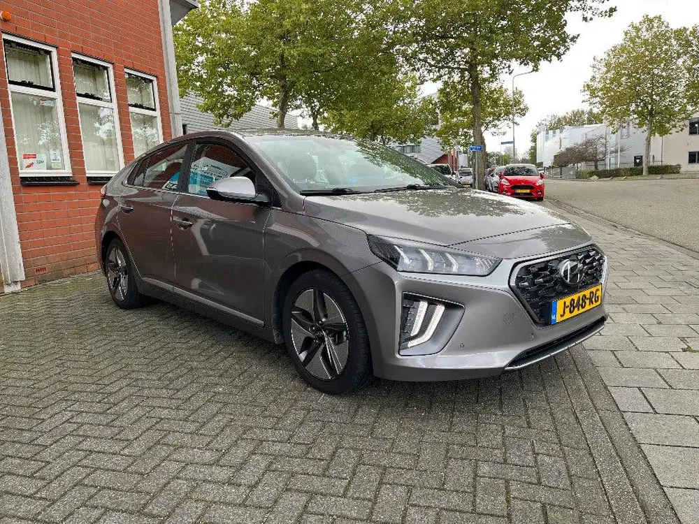 Hyundai IONIQ Hybrid uit 2021, foto 7