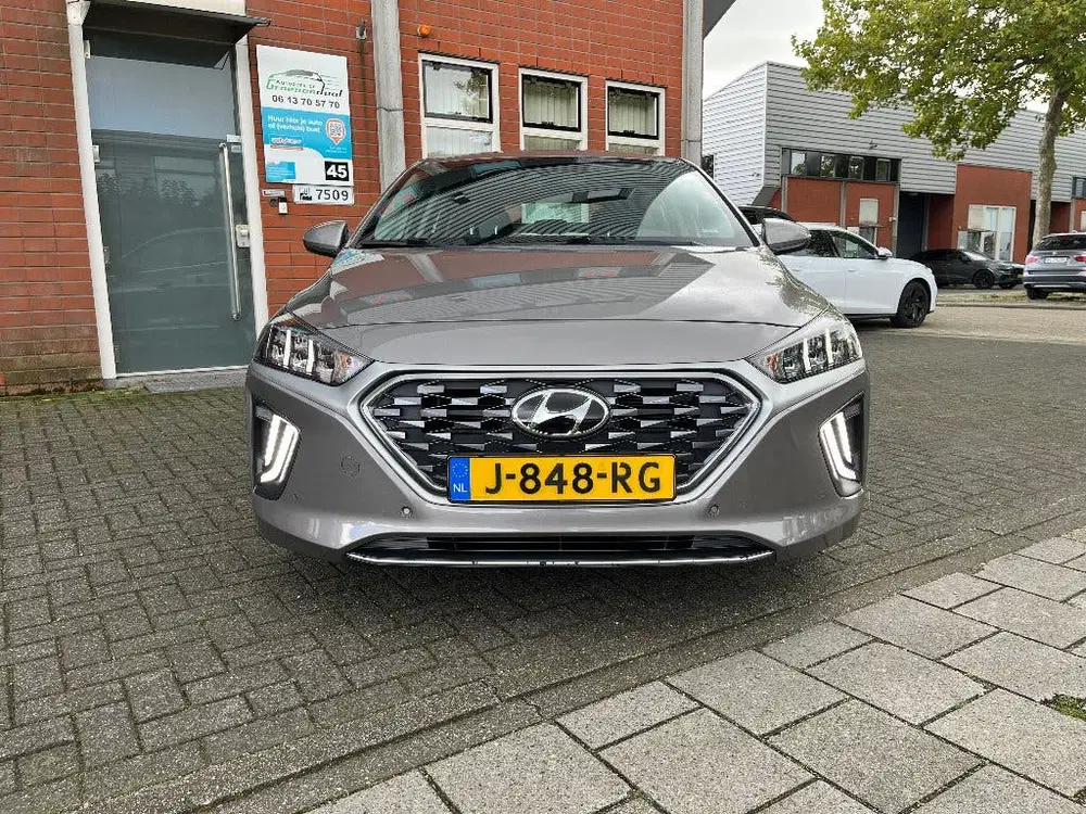 Hyundai IONIQ Hybrid uit 2021, foto 8