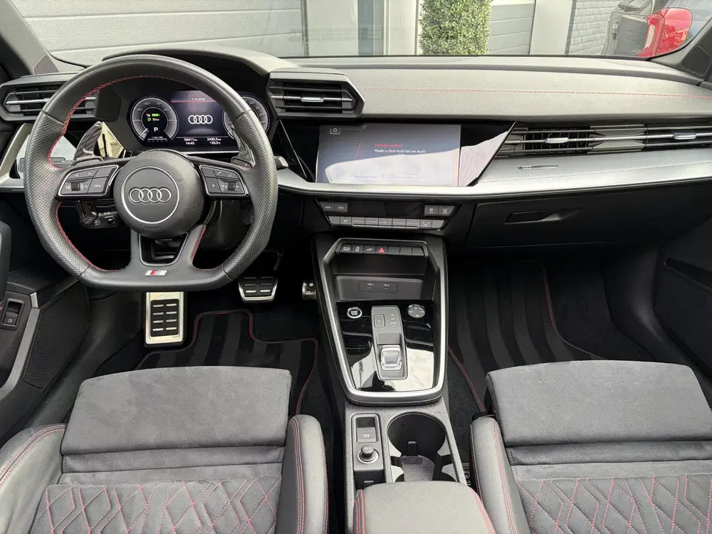 Audi A3 45 TFSI e S edition Competition uit 2022, foto 11
