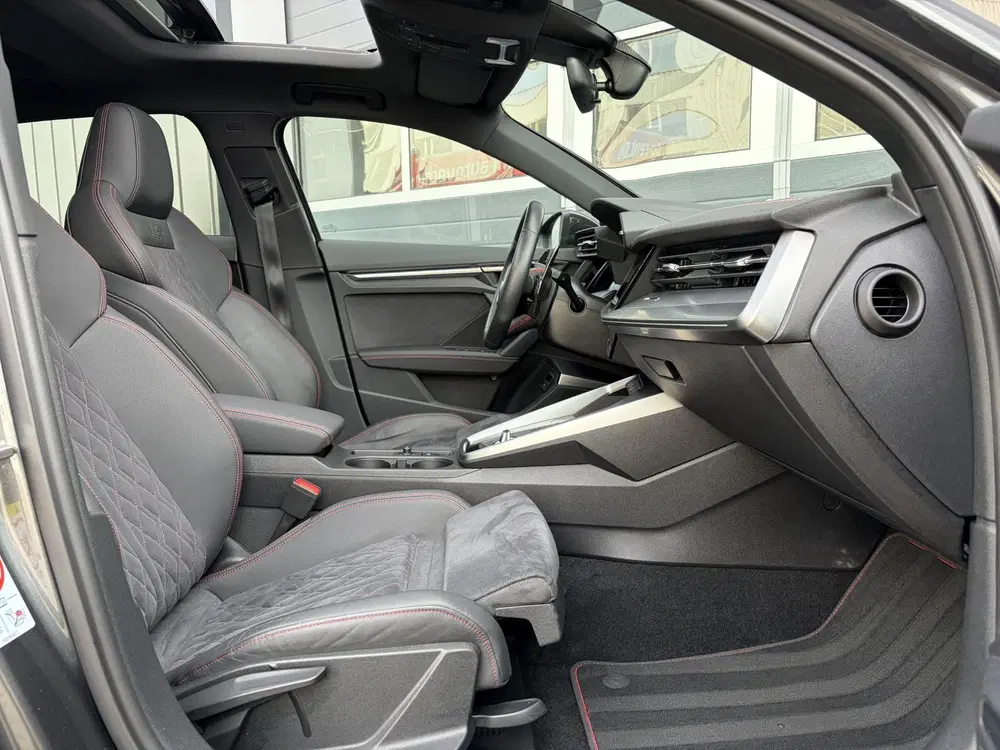 Audi A3 45 TFSI e S edition Competition uit 2022, foto 14