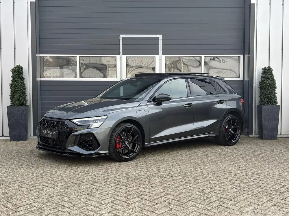 Audi A3 45 TFSI e S edition Competition uit 2022, foto 2