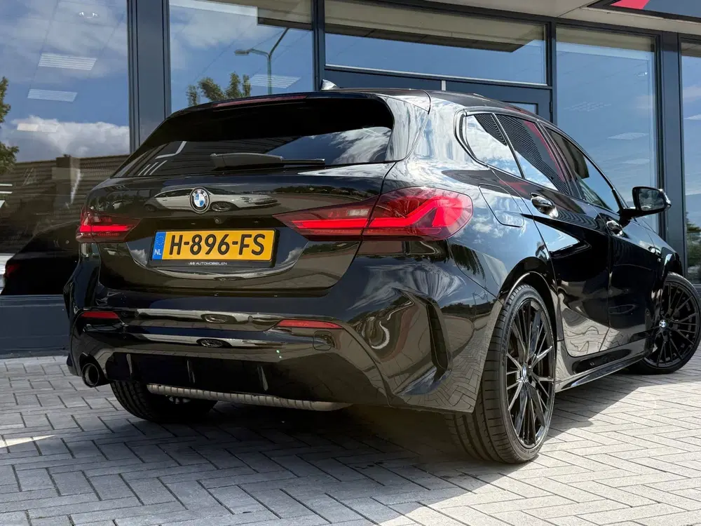 BMW 1-serie 118i Executive M sport Pano M Seats Camera uit 2020, foto 10