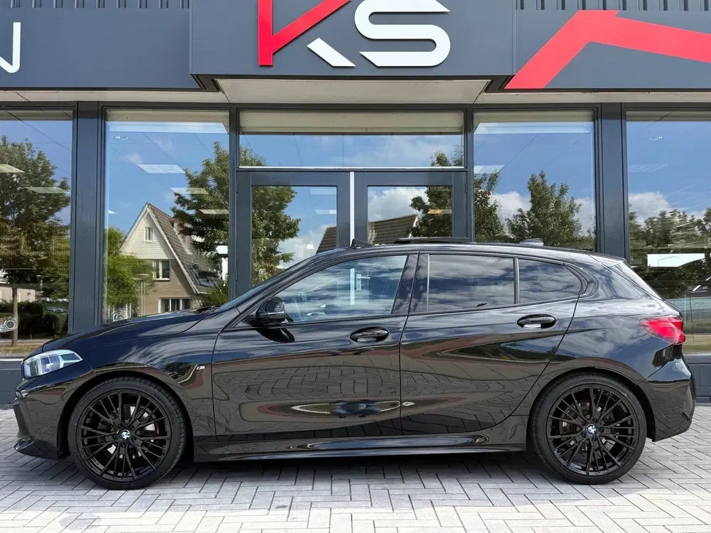 BMW 1-serie 118i Executive M sport Pano M Seats Camera uit 2020, foto 9