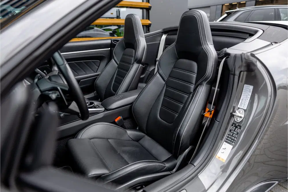 Porsche 911 3.8 Turbo S uit 2021, foto 10