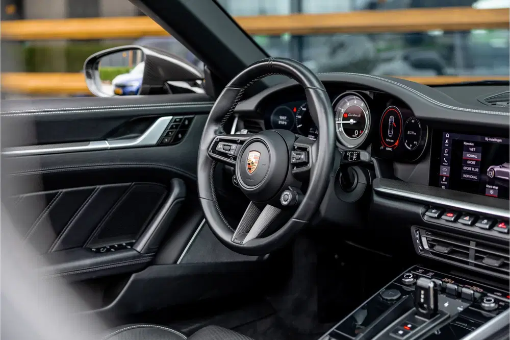 Porsche 911 3.8 Turbo S uit 2021, foto 14