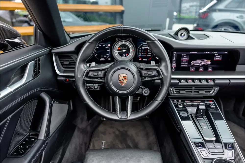 Porsche 911 3.8 Turbo S uit 2021, foto 15