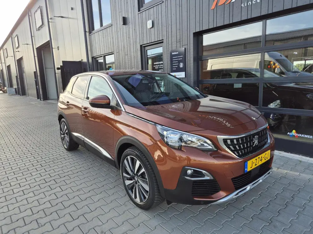 Peugeot 3008 1.2 PureTech Blue Lease Premium uit 2020, foto 3