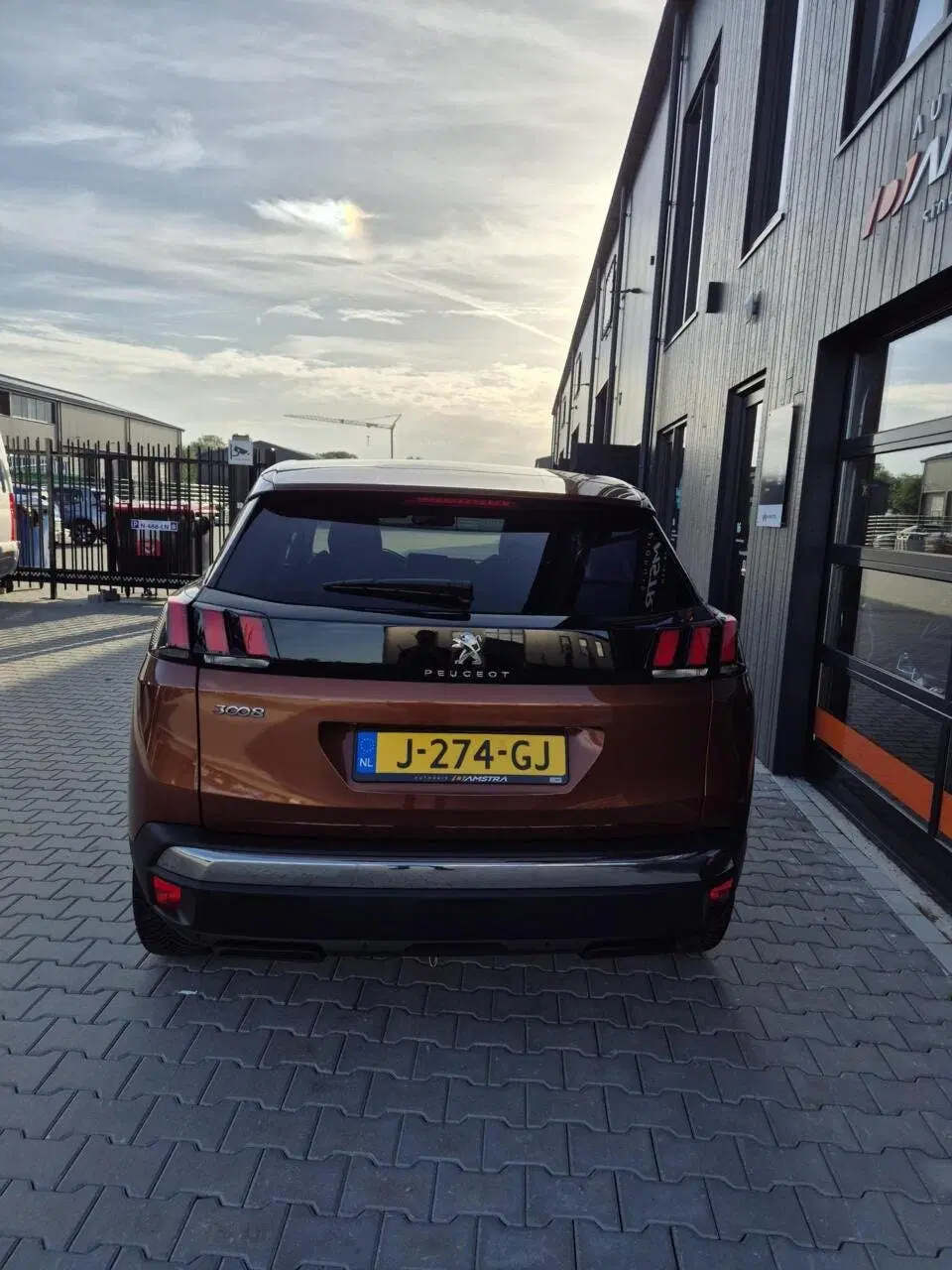 Peugeot 3008 1.2 PureTech Blue Lease Premium uit 2020, foto 6