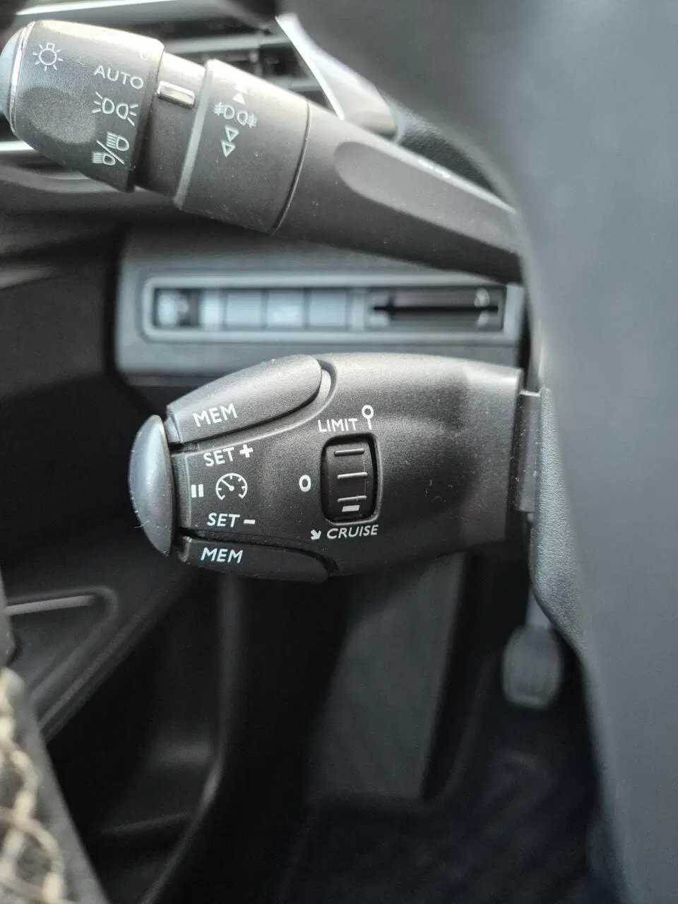 Peugeot 3008 1.2 PureTech Blue Lease Premium uit 2020, foto 9