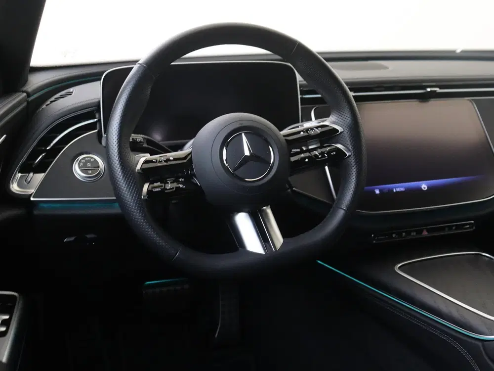 Mercedes-Benz E-Klasse 300 e AMG Line Rijassistentiep uit 2024, foto 10