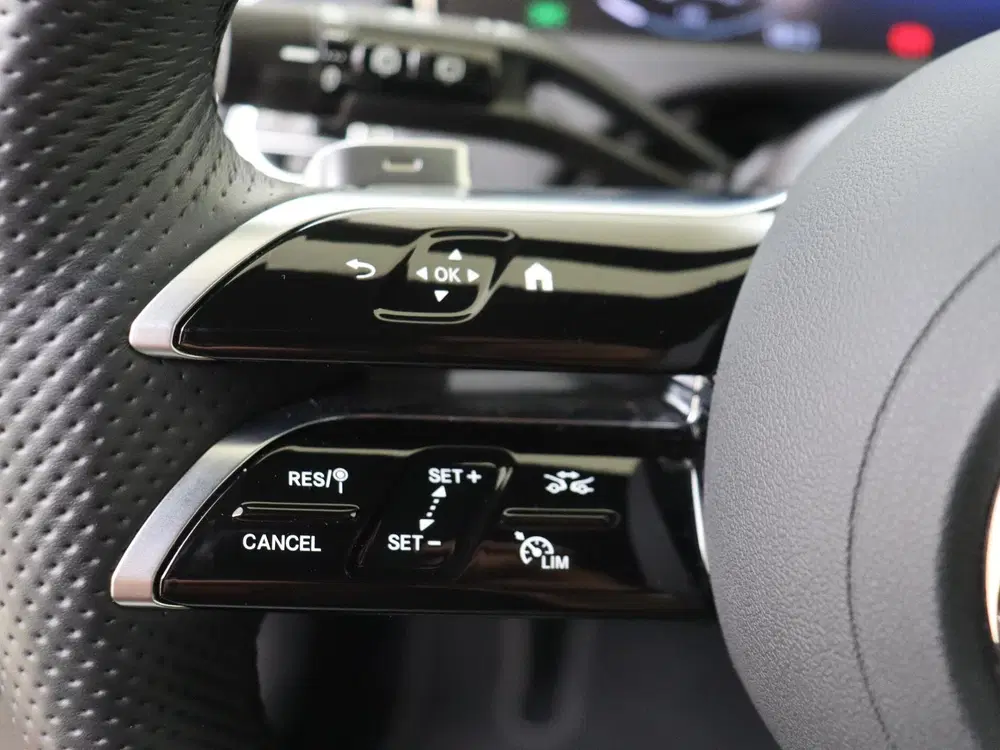 Mercedes-Benz E-Klasse 300 e AMG Line Rijassistentiep uit 2024, foto 12