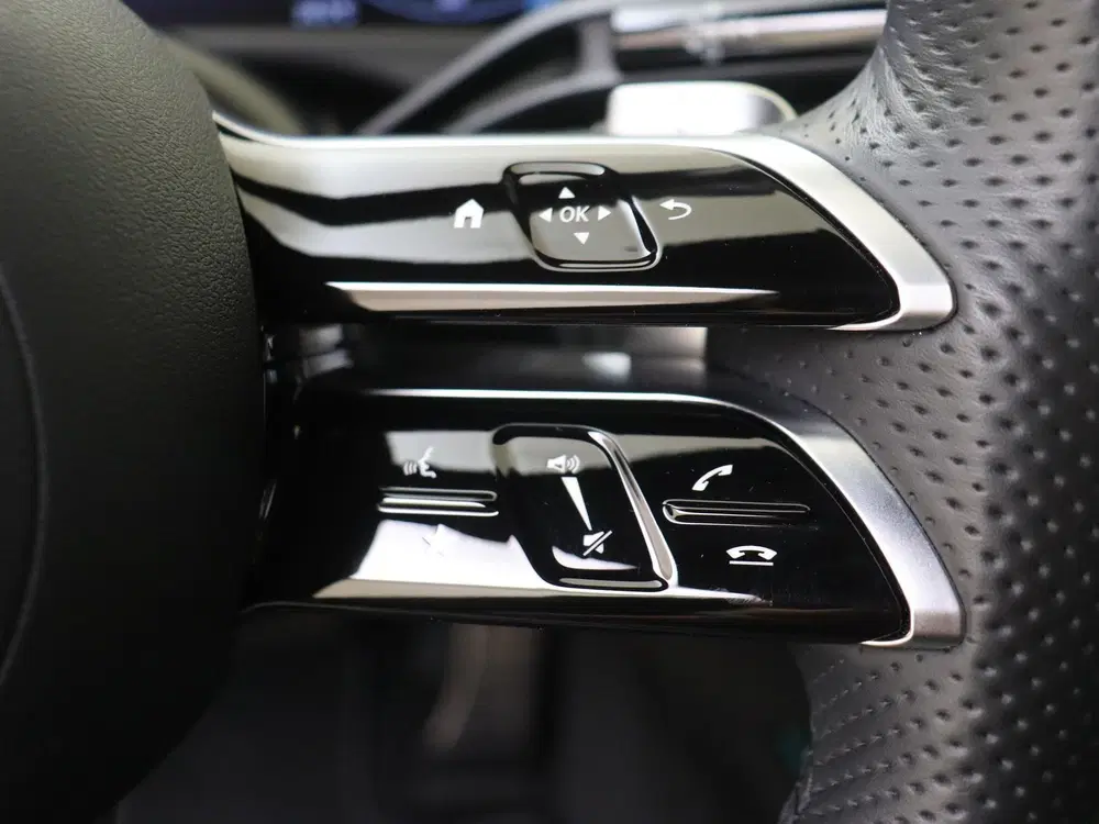 Mercedes-Benz E-Klasse 300 e AMG Line Rijassistentiep uit 2024, foto 13