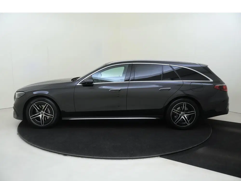 Mercedes-Benz E-Klasse 300 e AMG Line Rijassistentiep uit 2024, foto 8