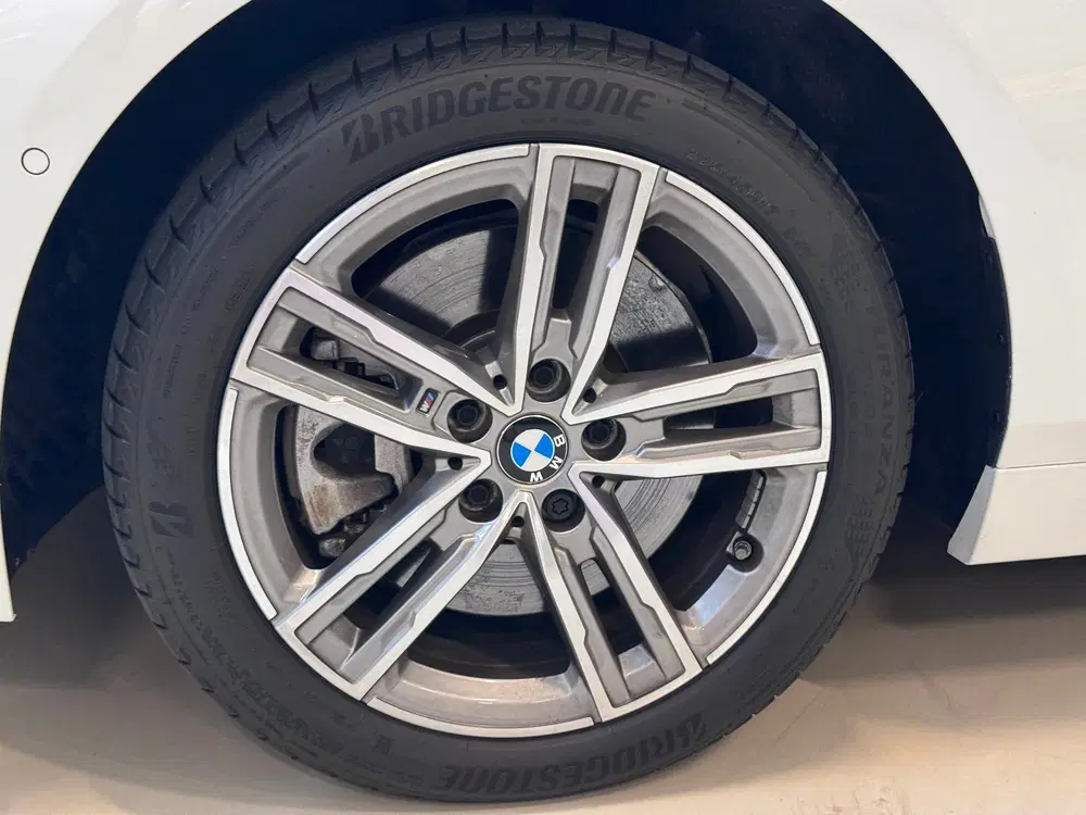 BMW 1-serie 120i uit 2024, foto 13