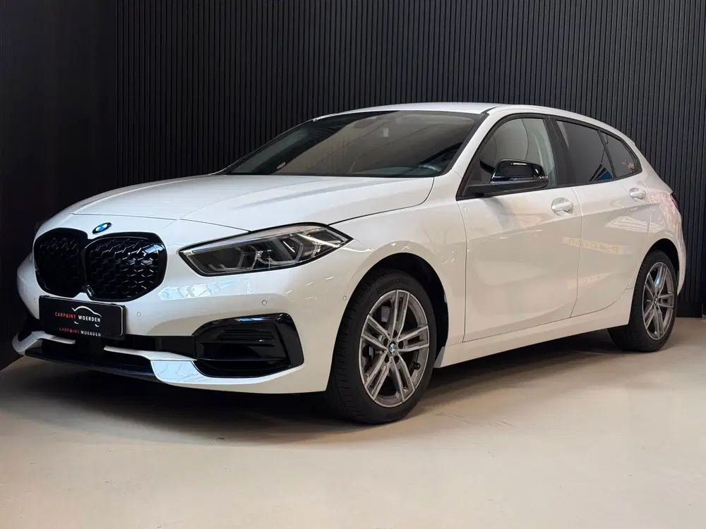 BMW 1-serie 120i uit 2024, foto 5