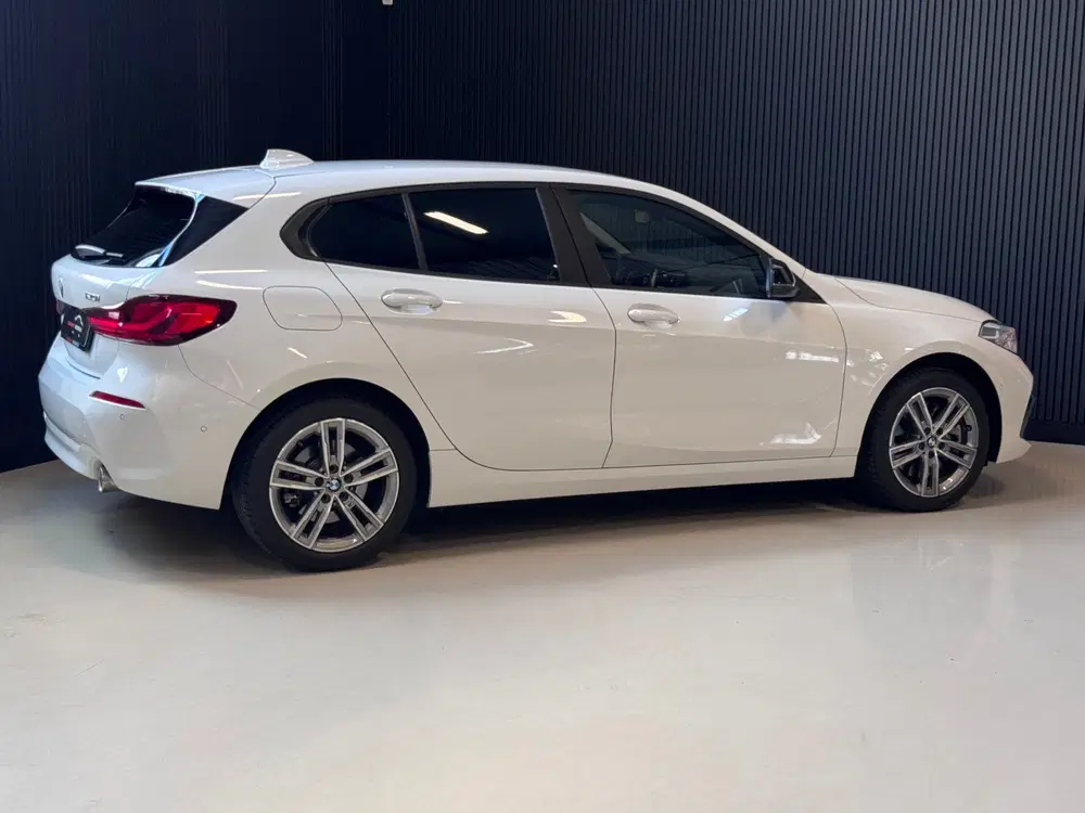 BMW 1-serie 120i uit 2024, foto 8