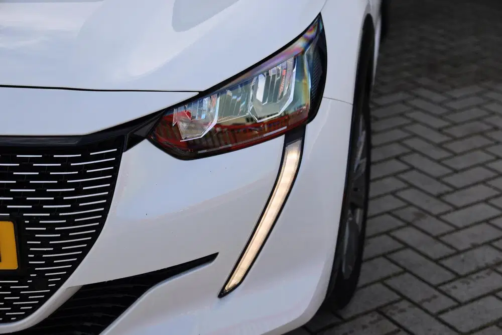 Peugeot 208 EV Active Pack 50 kWh uit 2022, foto 2