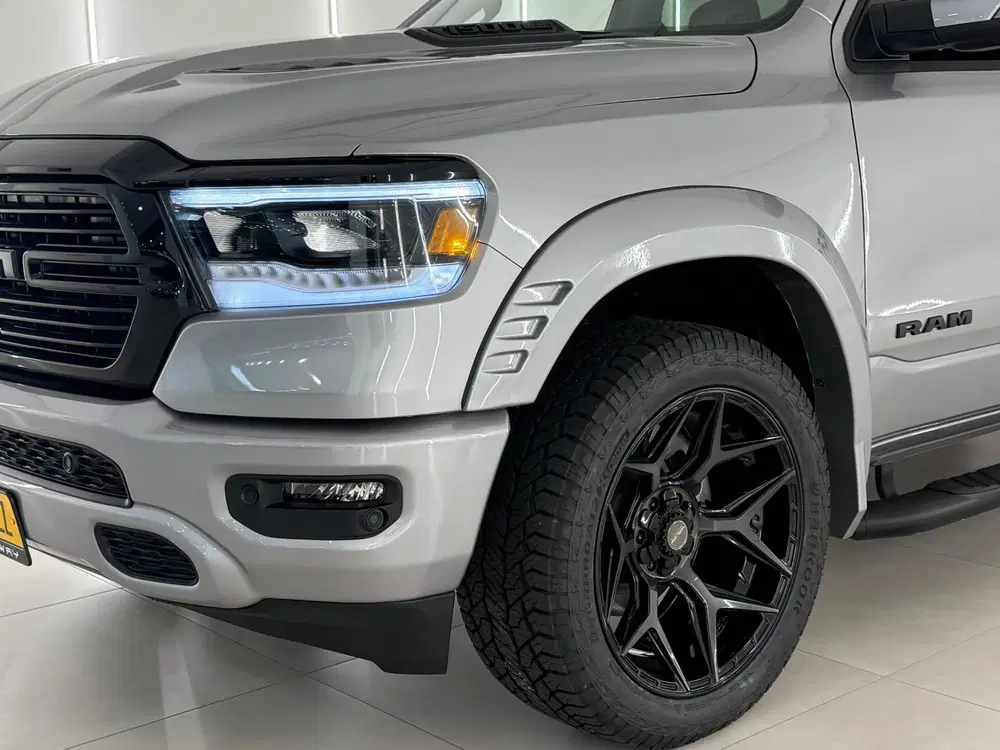 Ram 1500 5.7 V8 4x4 Crew Cab Sport Widebody Backfli uit 2024, foto 2