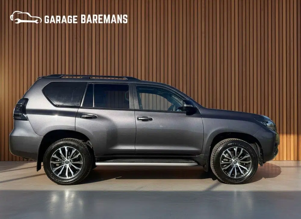 Toyota Land Cruiser 2.8 D-4D-F Executive Window Van uit 2022, foto 8