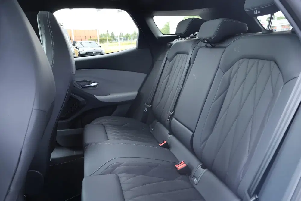 Ford Explorer Premium Extended Range RWD 77 kWh uit 2025, foto 12