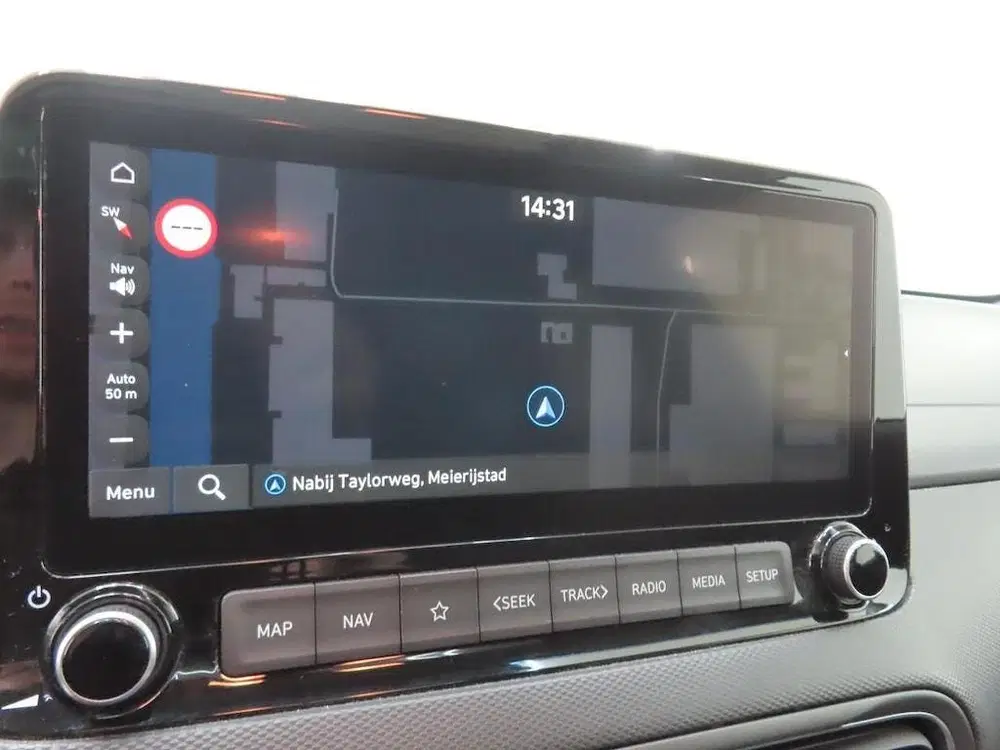 Hyundai KONA 1.6 GDI HEV PREMIUM SKY I SCHUIFDAK I AUTO uit 2021, foto 7