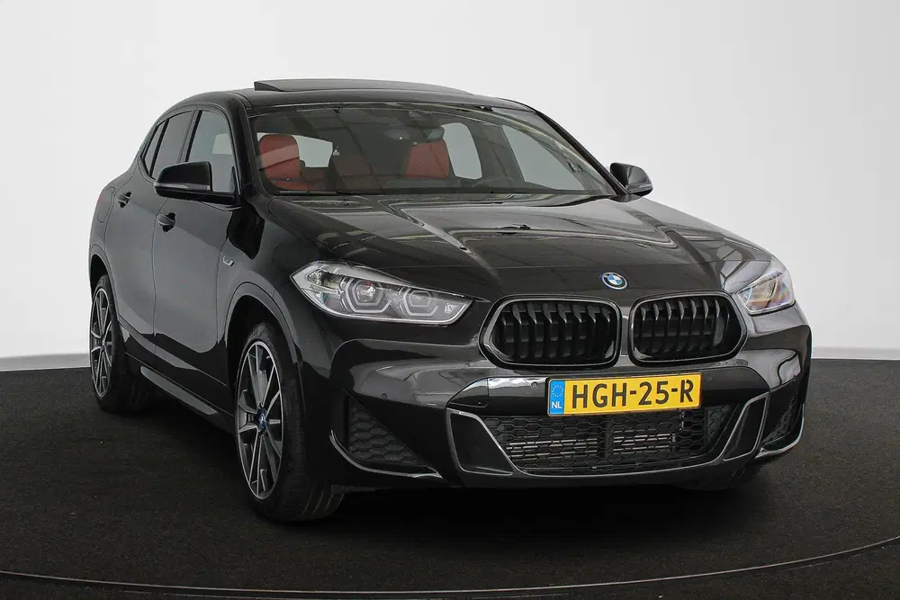 BMW X2 xDrive25e High Executive M Sport Panoramad uit 2021, foto 2