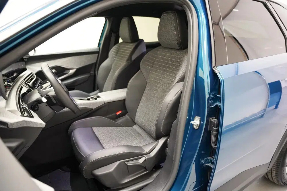 Peugeot 3008 Allure 73 kWh [ Navi Apple uit 2025, foto 9