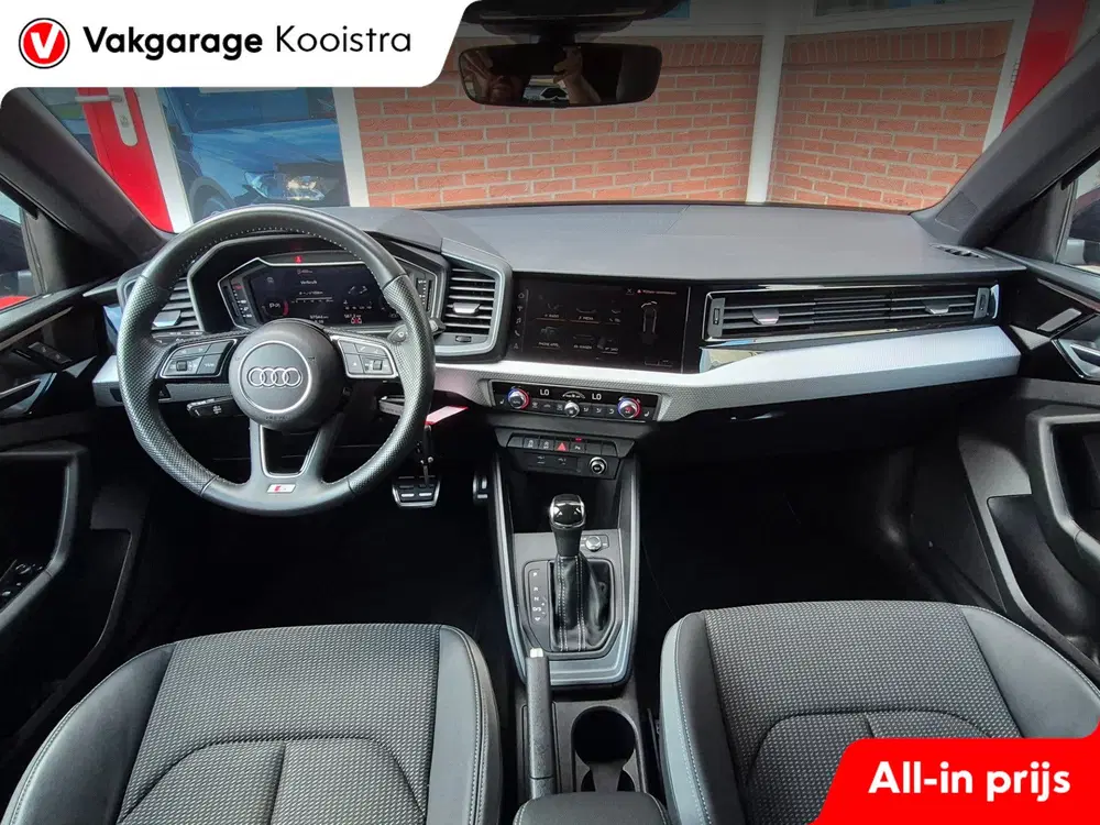 Audi A1 S-Line uit 2019, foto 10