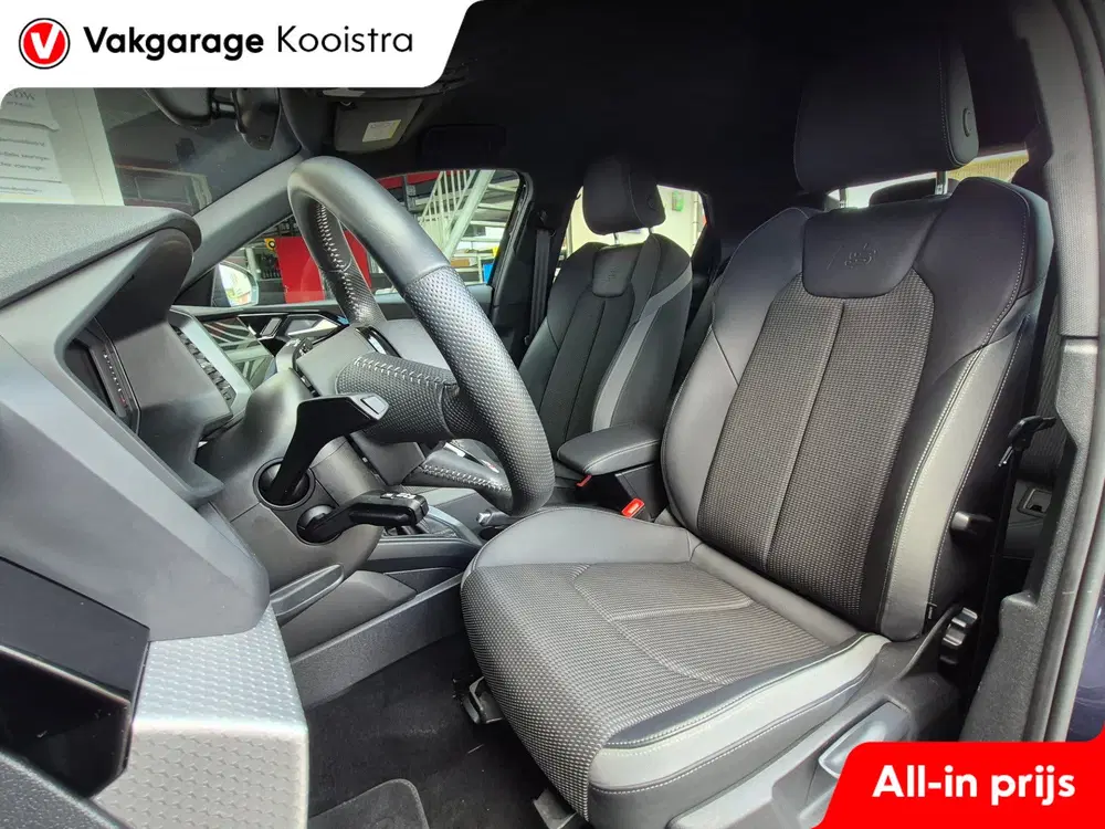 Audi A1 S-Line uit 2019, foto 8
