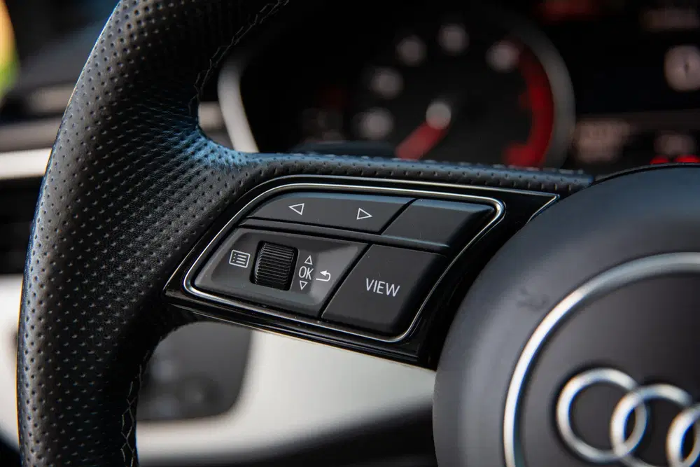 Audi A4 35 TFSI S edition uit 2021, foto 11