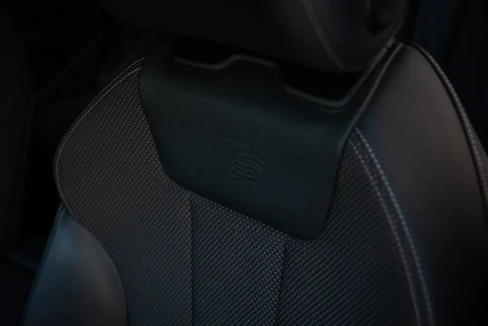 Audi A4 35 TFSI S edition uit 2021, foto 4