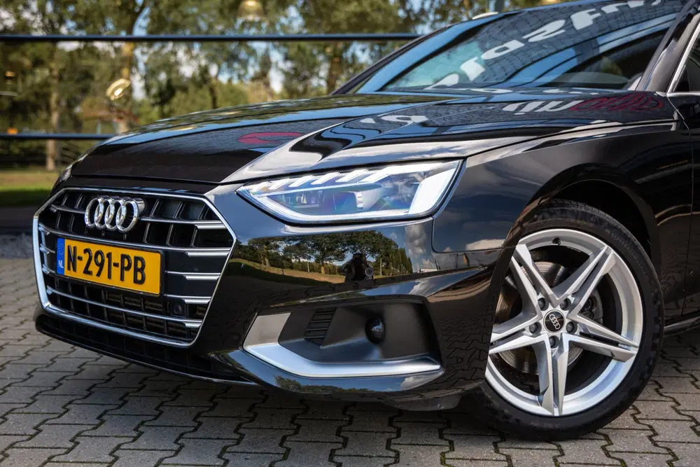 Audi A4 35 TFSI S edition uit 2021, foto 7