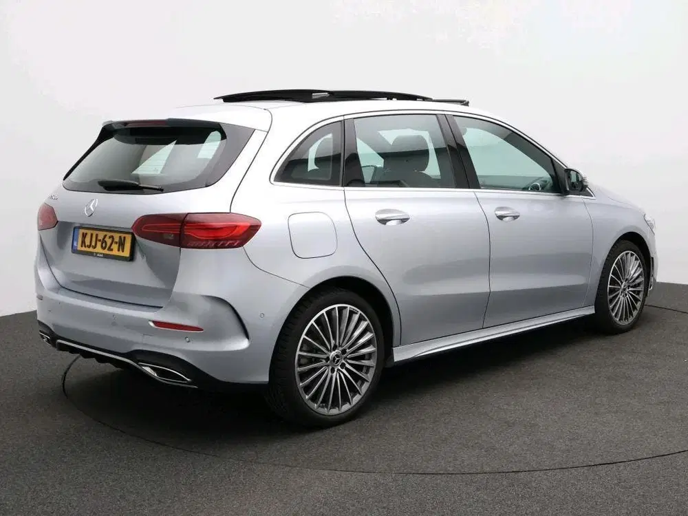 Mercedes-Benz B-Klasse 250 e Business Solution AMG uit 2026, foto 2
