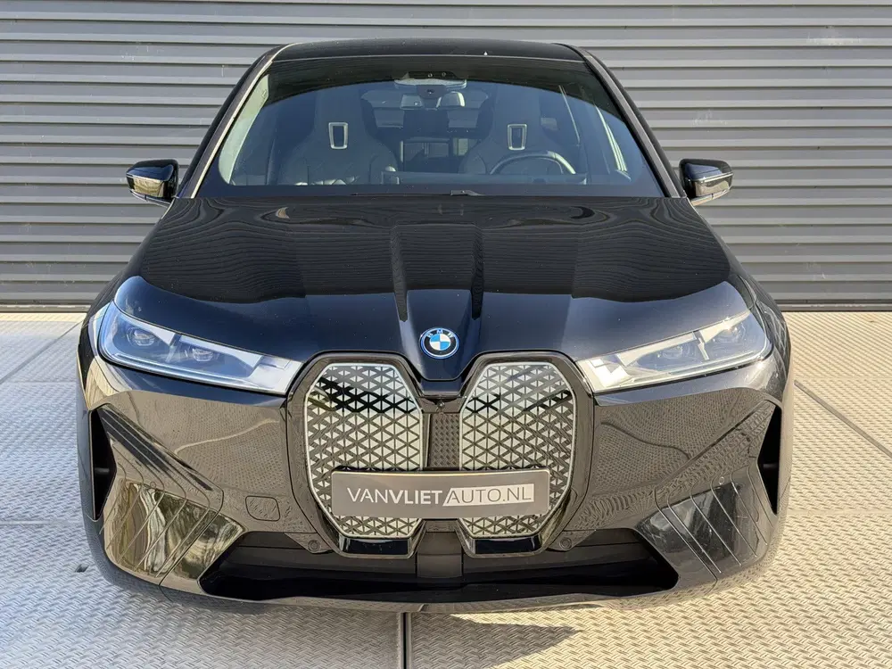 BMW iX xDrive40 Executive 77 kWh uit 2023, foto 2