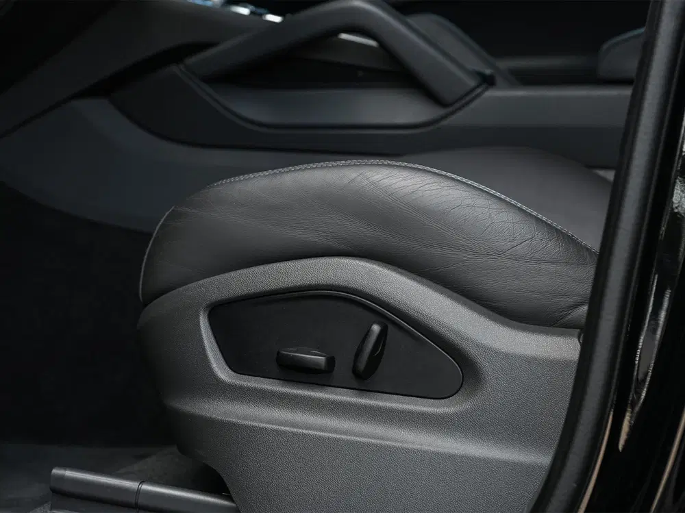 Porsche Cayenne 3.0 E-Hybrid Platinum Edition uit 2022, foto 5