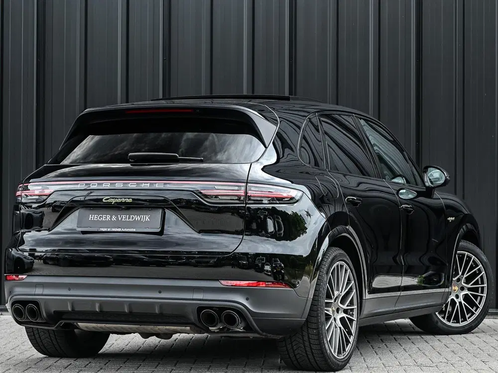 Porsche Cayenne 3.0 E-Hybrid Platinum Edition uit 2022, foto 9