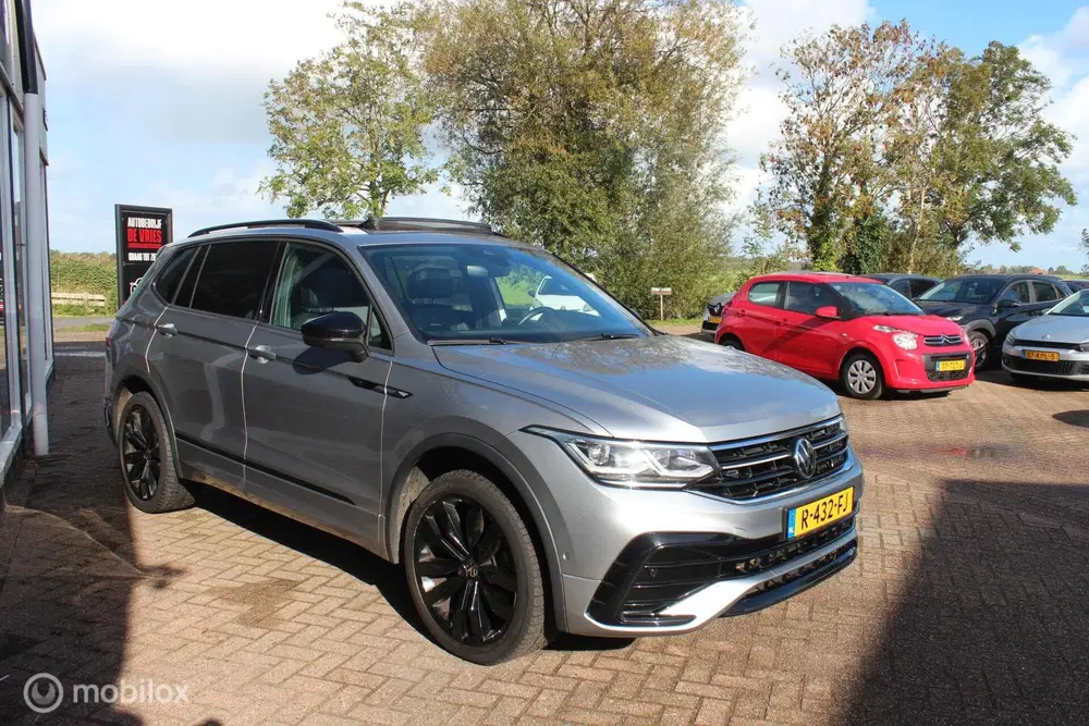 Volkswagen Tiguan Allspace 1.5 TSI 7P 3XR-Line Full Options uit 2022, foto 3