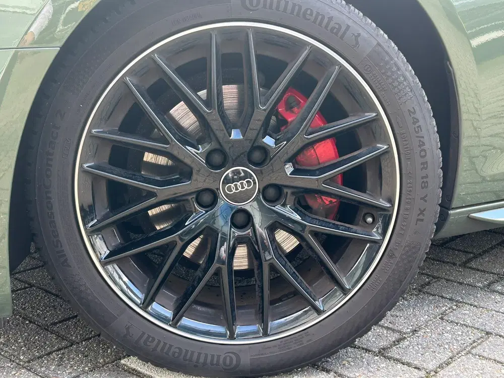Audi A4 40 TFSI S edition uit 2023, foto 4