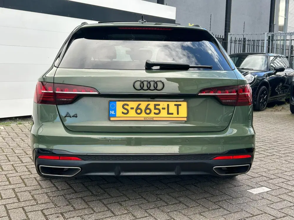 Audi A4 40 TFSI S edition uit 2023, foto 7