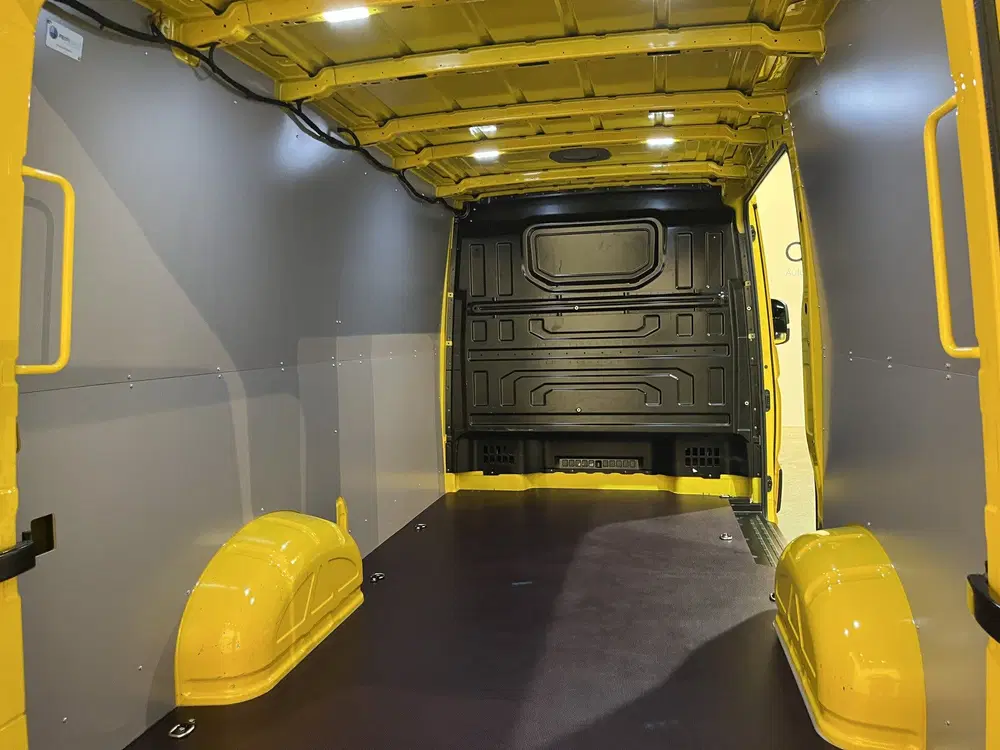 Volkswagen Crafter 35 2.0 TDI L3H2 140 PK uit 2021, foto 13