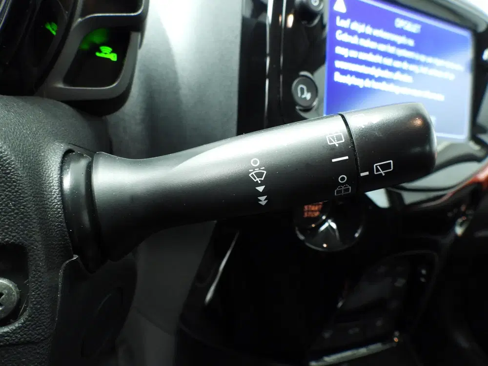Peugeot 108 1.0 e-VTi Allure uit 2020, foto 12
