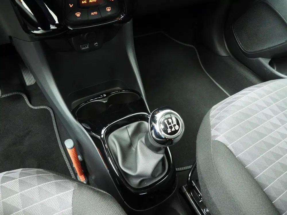 Peugeot 108 1.0 e-VTi Allure uit 2020, foto 14