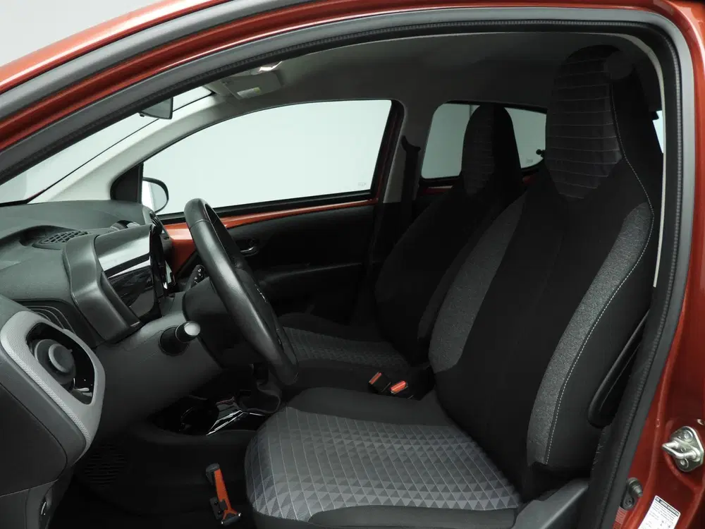 Peugeot 108 1.0 e-VTi Allure uit 2020, foto 7