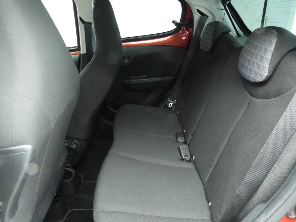 Peugeot 108 1.0 e-VTi Allure uit 2020, foto 8