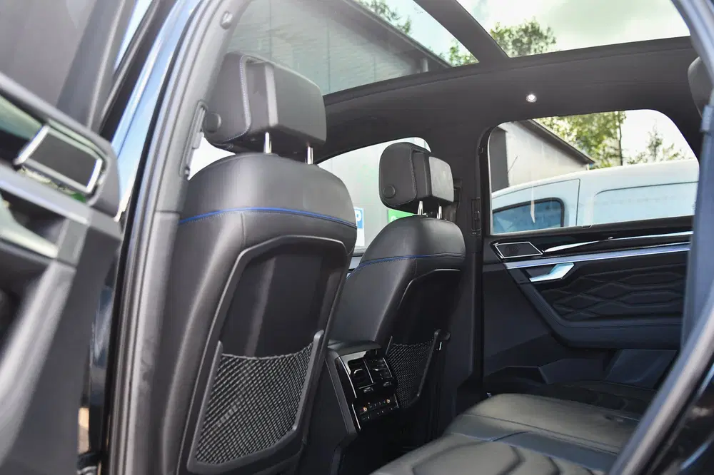 Volkswagen Touareg 3.0 TSi eHybrid 4MOTION R-Line uit 2023, foto 13