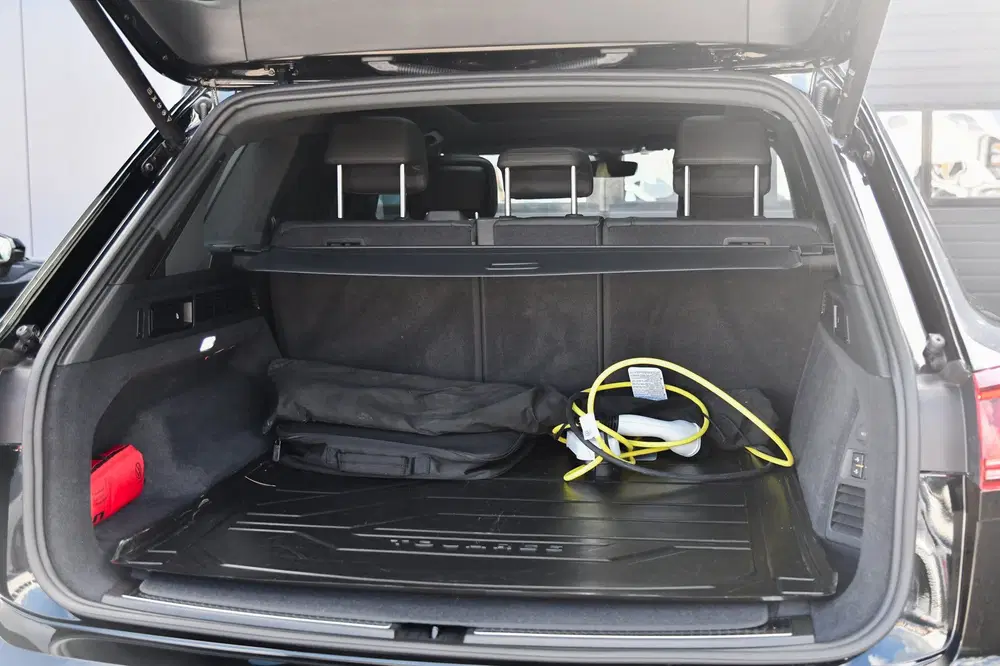 Volkswagen Touareg 3.0 TSi eHybrid 4MOTION R-Line uit 2023, foto 14